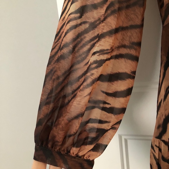 Dress - Picture 4 of 6